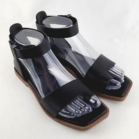 Franco Sarto Miras Black Flat Leather Sandal Ankle Strap Toe Ring Size 6M - Picture 1 of 16